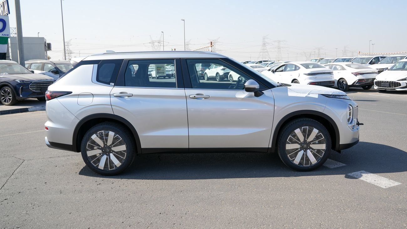 Mitsubishi Outlander Brand New 2026 Mitsubishi Outlander Medium Line (G05) 2.5L | 7-Seater SUV | GCC Spec | Export Only