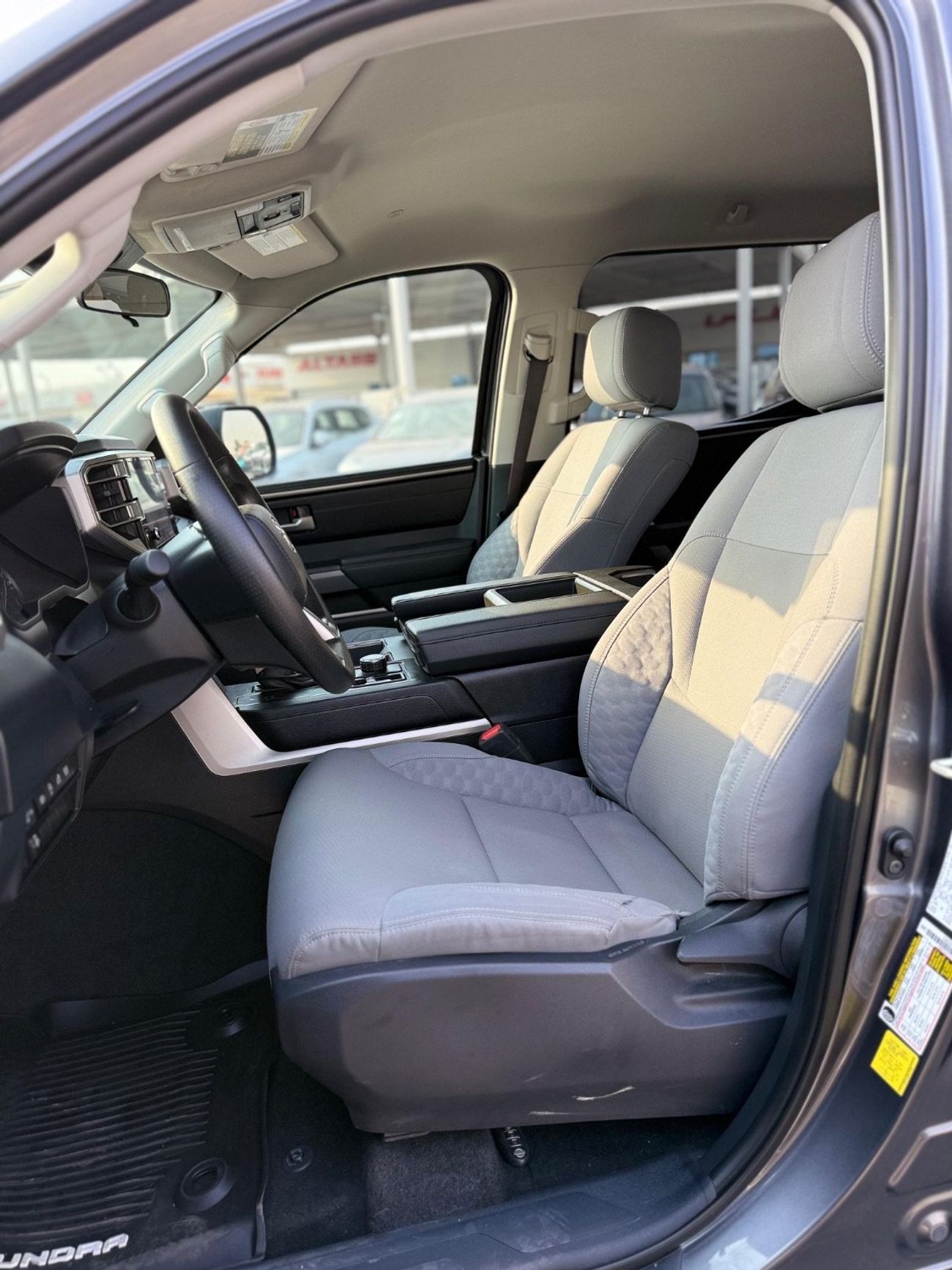 Toyota Tundra 4WD 2024