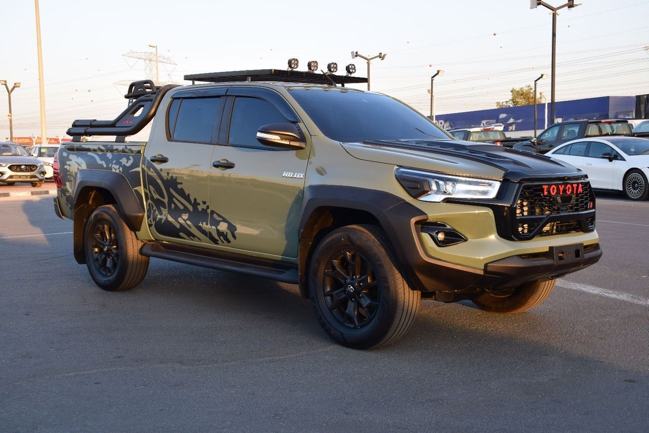 تويوتا هيلوكس 4x4 Diesel 2.8L (Right Hand)