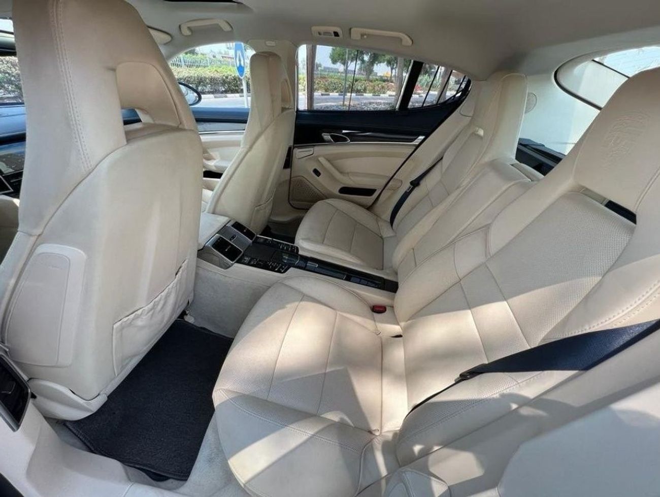 Porsche Panamera PORSCHE PANAMERA 4S 2012 GCC CARBON FIBER LOW MILEAGE WITH ONE YEAR WARRANTY