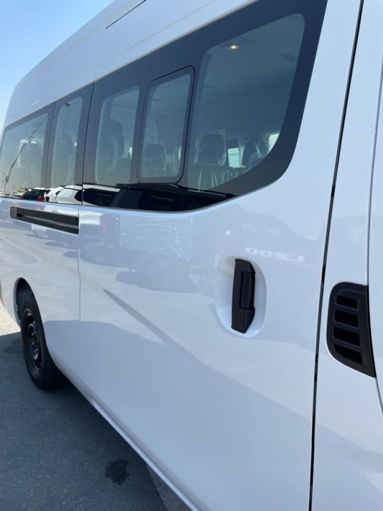 نيسان أورفان Nissan Urvan 2025 2.5L Diesel Best Price For Export!!!