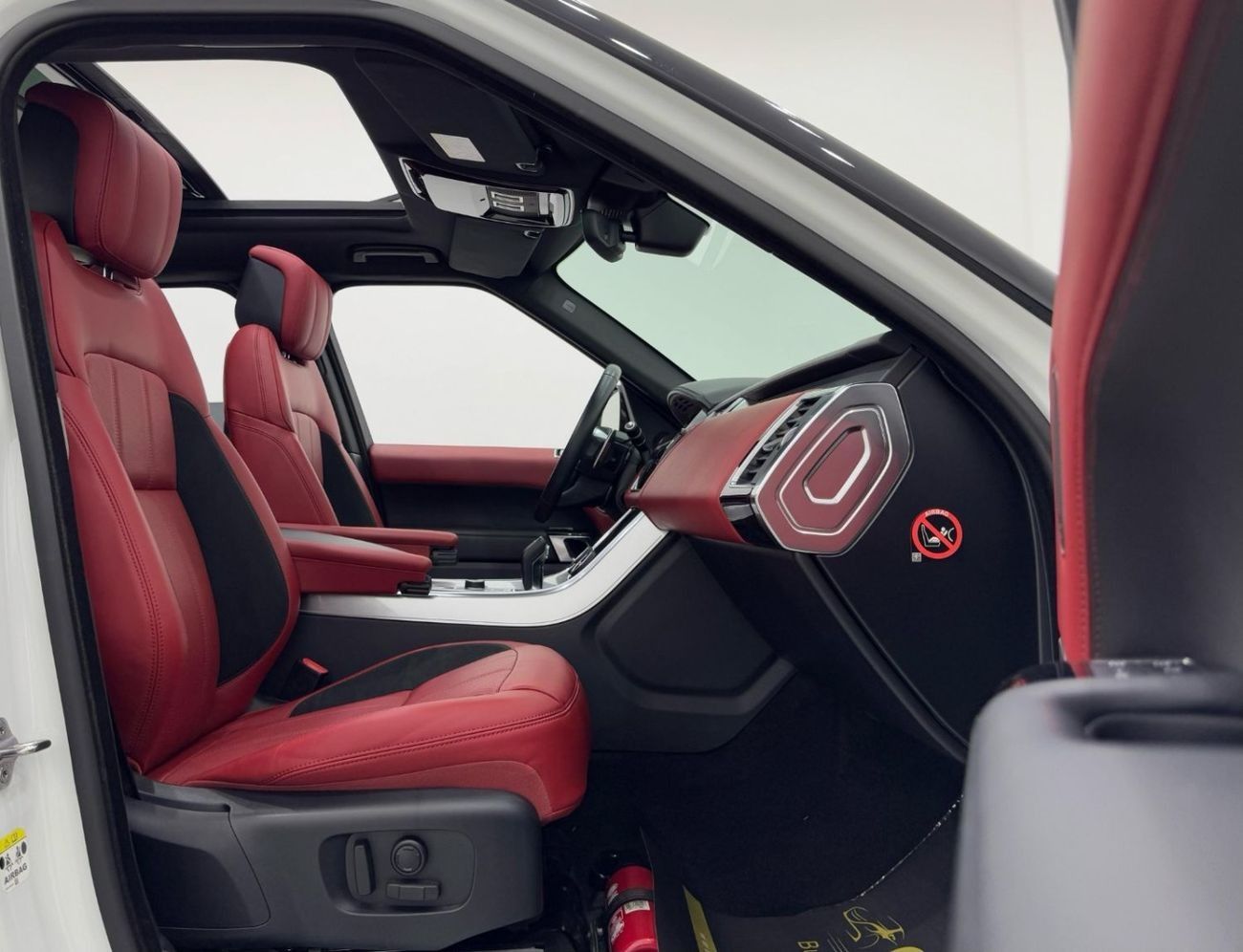 لاند روفر رينج روفر سبورت HSE Dynamic 3.0L 2018 Range Rover Sport HSE Dynamic, Warranty, 2028 Range Rover Service Pack, GCC