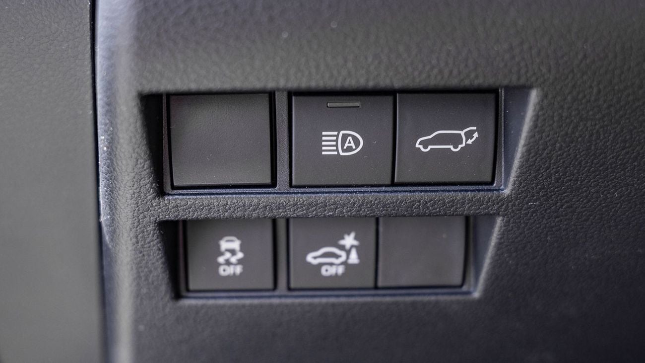 تويوتا لاند كروزر 2026 Toyota Land Cruiser 300 GR-Sport 3.5L AT Petrol (Black-red)