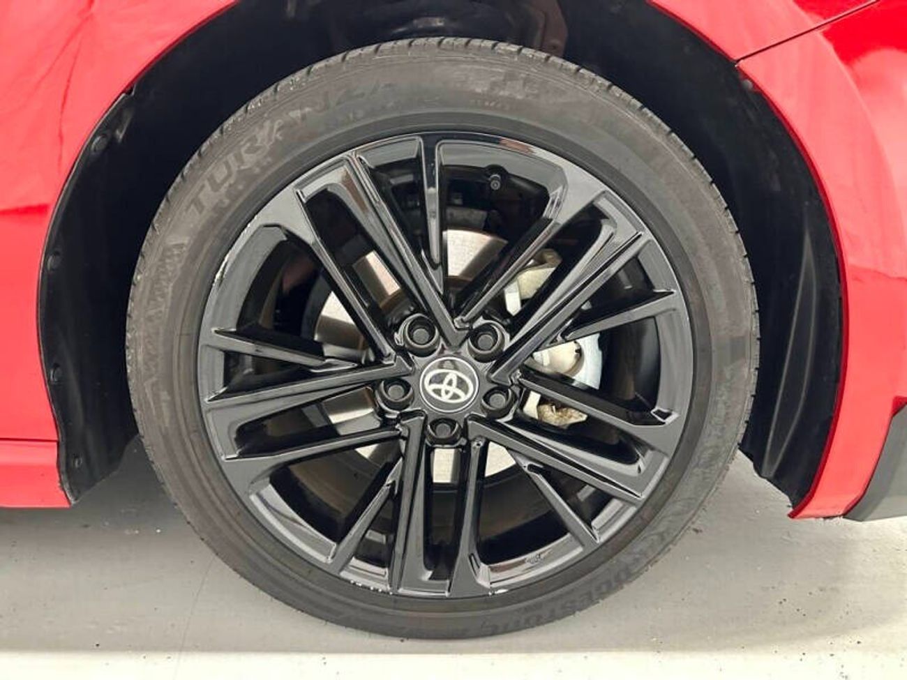 تويوتا كامري XLE 2.5L Hybrid