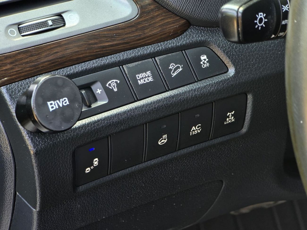 Hyundai Santa Fe GLS Top 3.3L SANTA FE GRAND 3.3L V6  2017 FULL OPITION  //PERFECT CONDITION