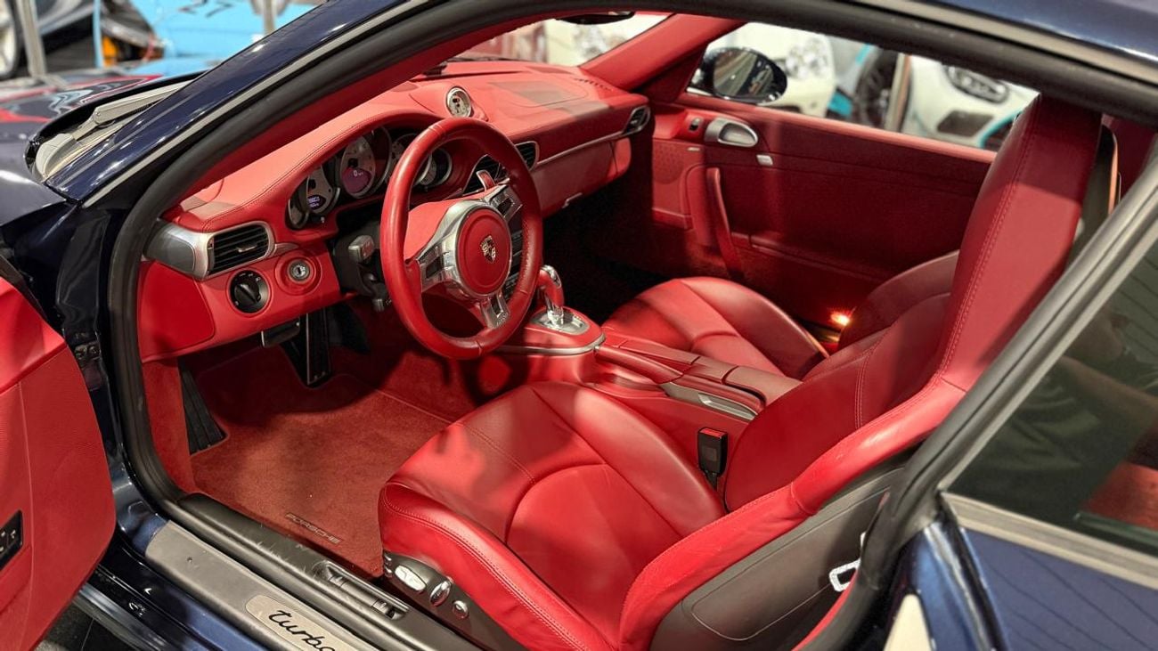 Porsche 911 Turbo S 3.8L (530 HP) Coupe