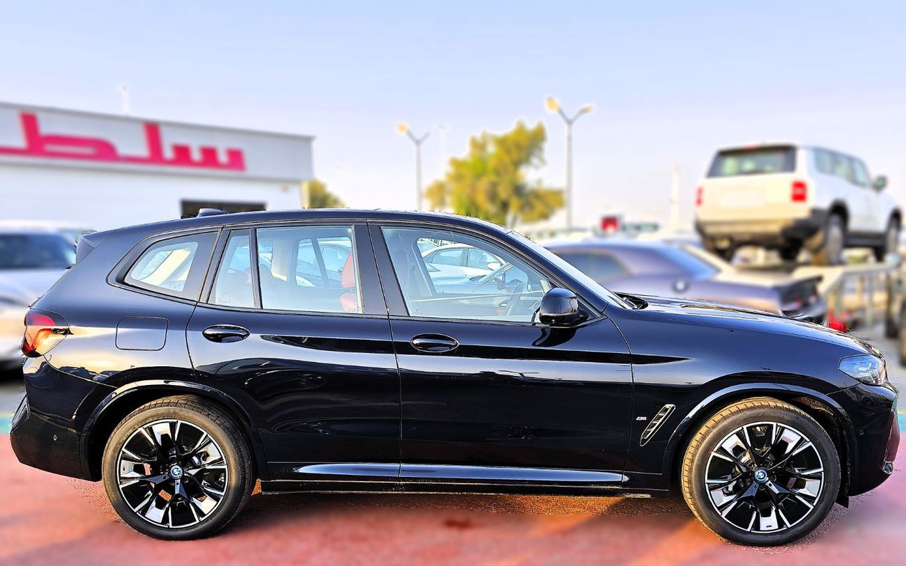 بي أم دبليو iX3 BMW iX3 Creative 2025 Model Black Color