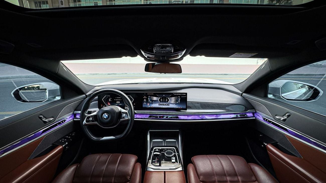 BMW 740i GCC UNER WARRANTY AND SERVICE CONTRACT !