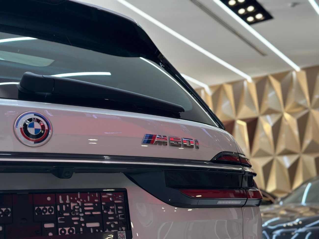 بي أم دبليو X7 xDriveM60i (6 Seats)