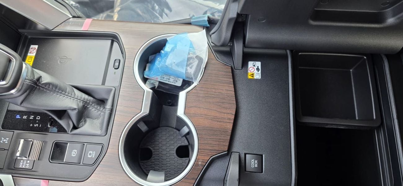 تويوتا لاند كروزر INSIDE BLACK 4.0