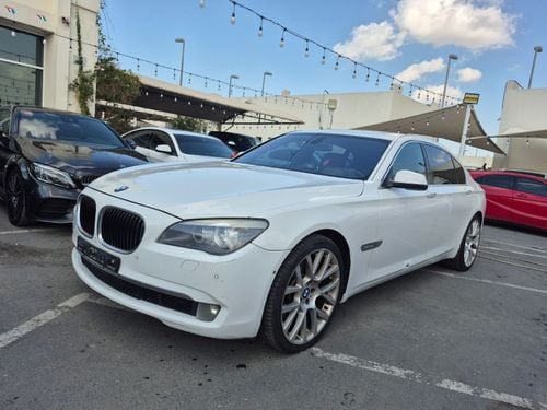 بي أم دبليو 750i