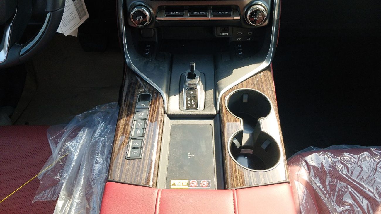 Lexus LX 700h 3.5L Hybrid Signature 7 Seater 2025YM