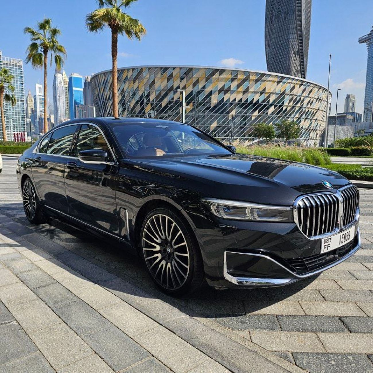 بي أم دبليو 750Li xDrive 4.4L (530 HP)