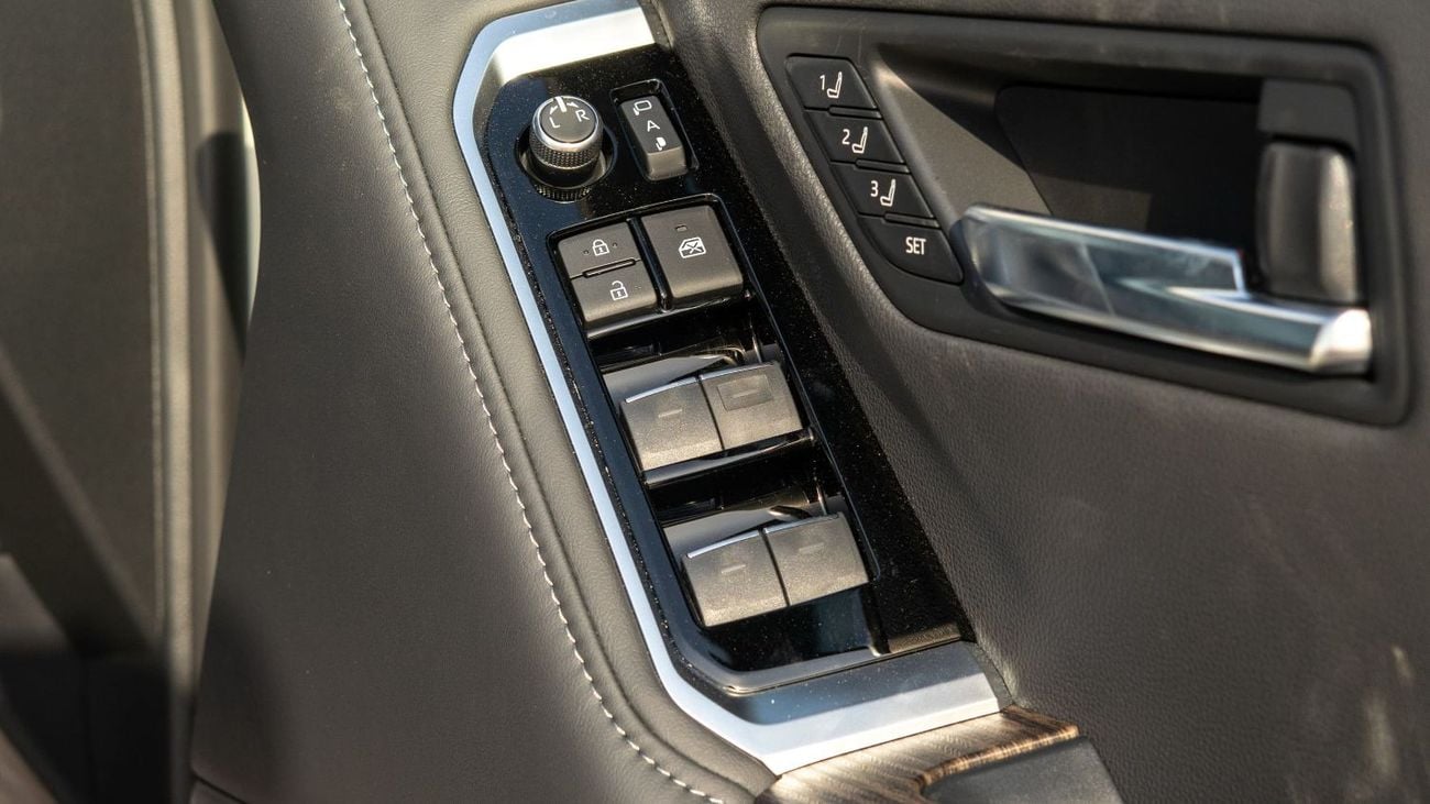 Toyota Land Cruiser VX-R 3.3L V6 Twin-Turbo Diesel (3346 cc). Four Wheel Drive. 7 Seats. 5 Door