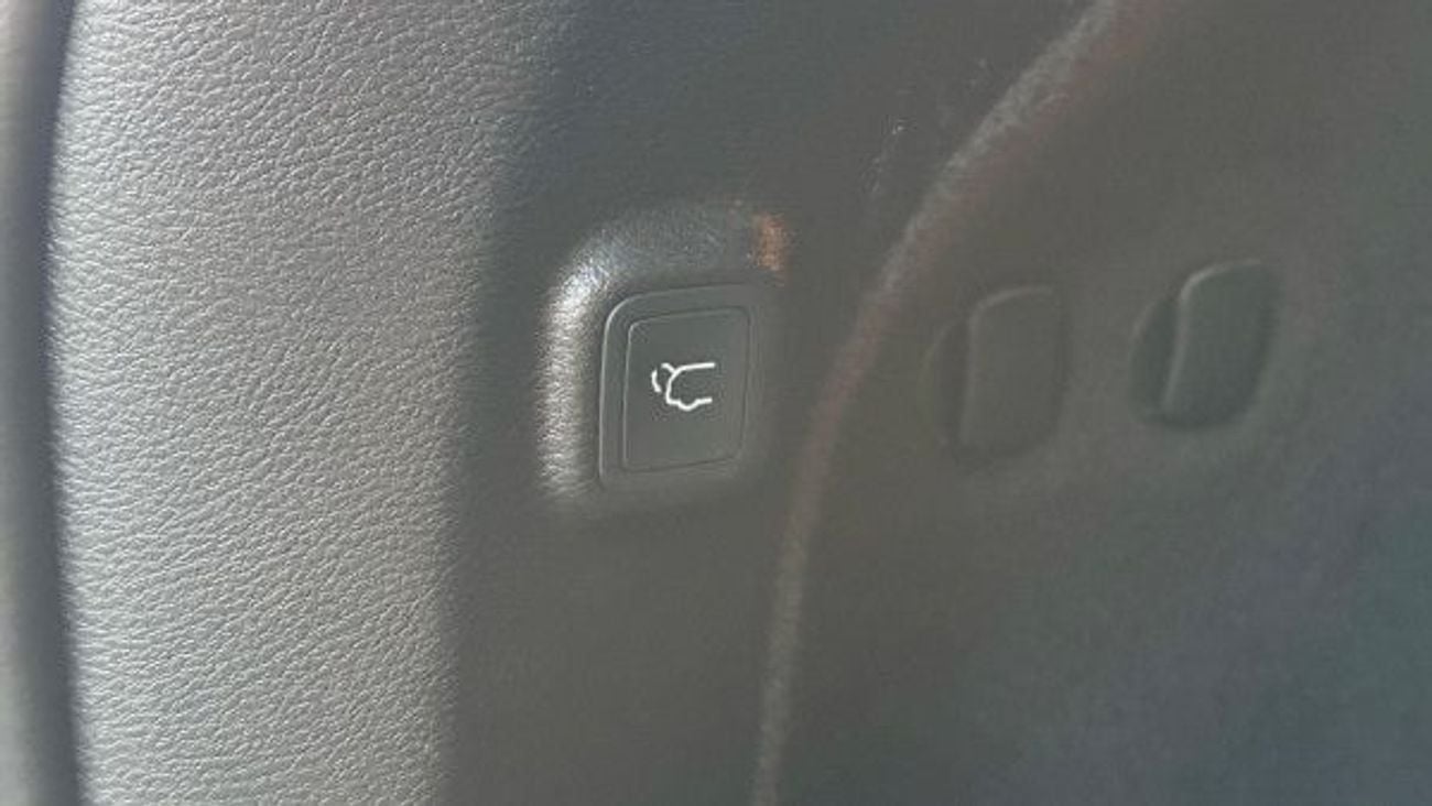 جيب شيروكي PREMIUM FEATURES | AT | LEATHER SEATS | 3.2L PETROL ENGINE | 4WD