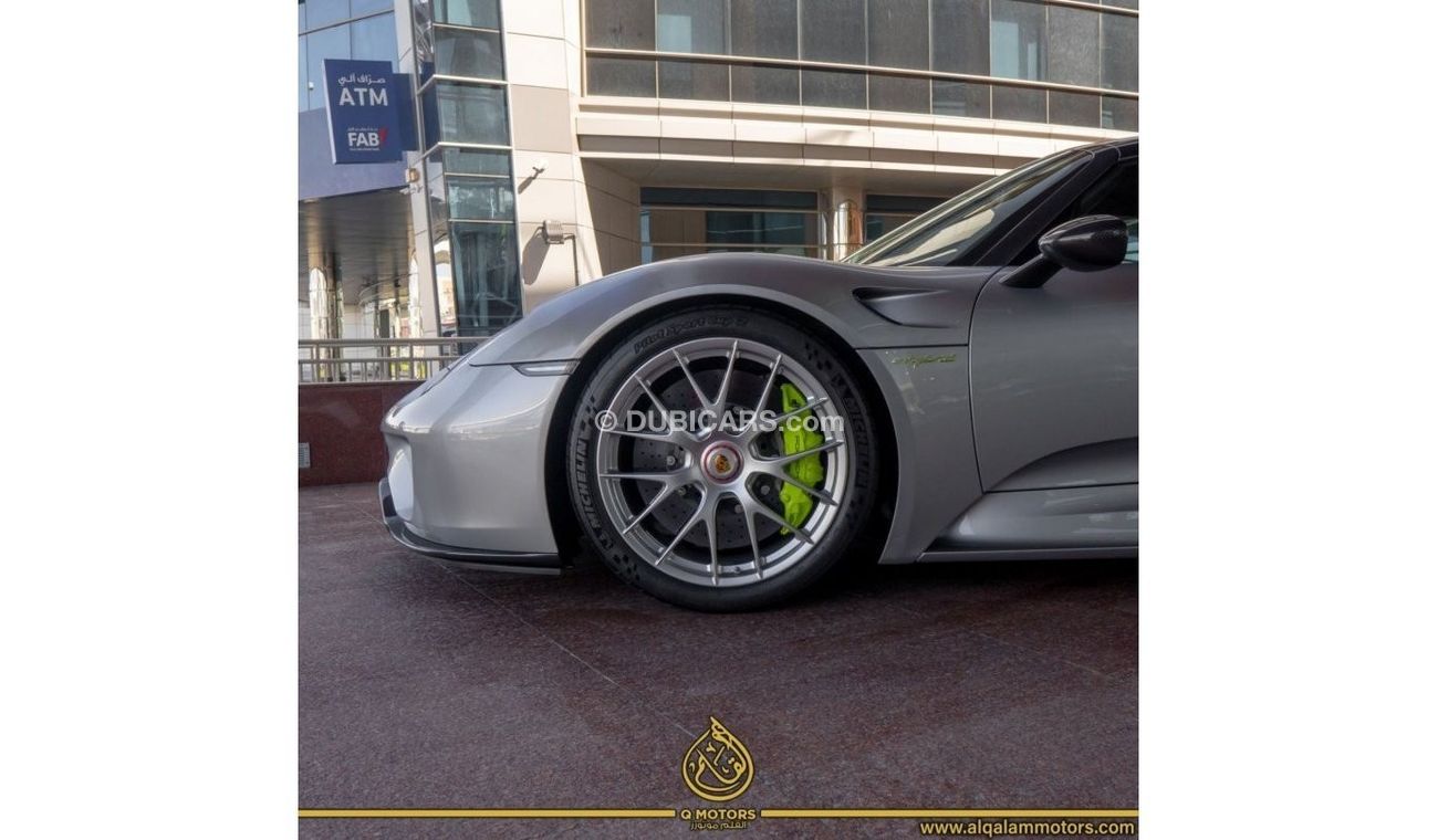 Porsche 918 Spyder Weissach Package