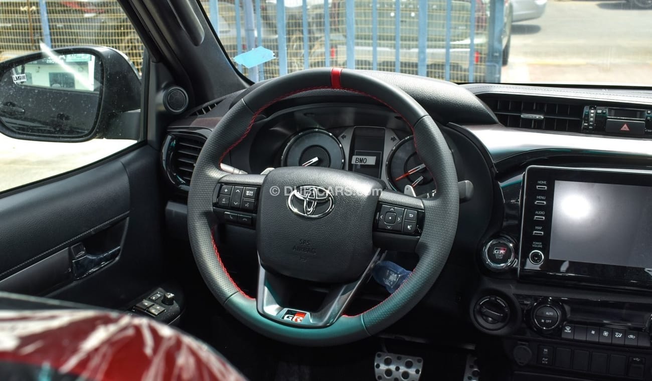 تويوتا هيلوكس GR Sport 4.0 L V6