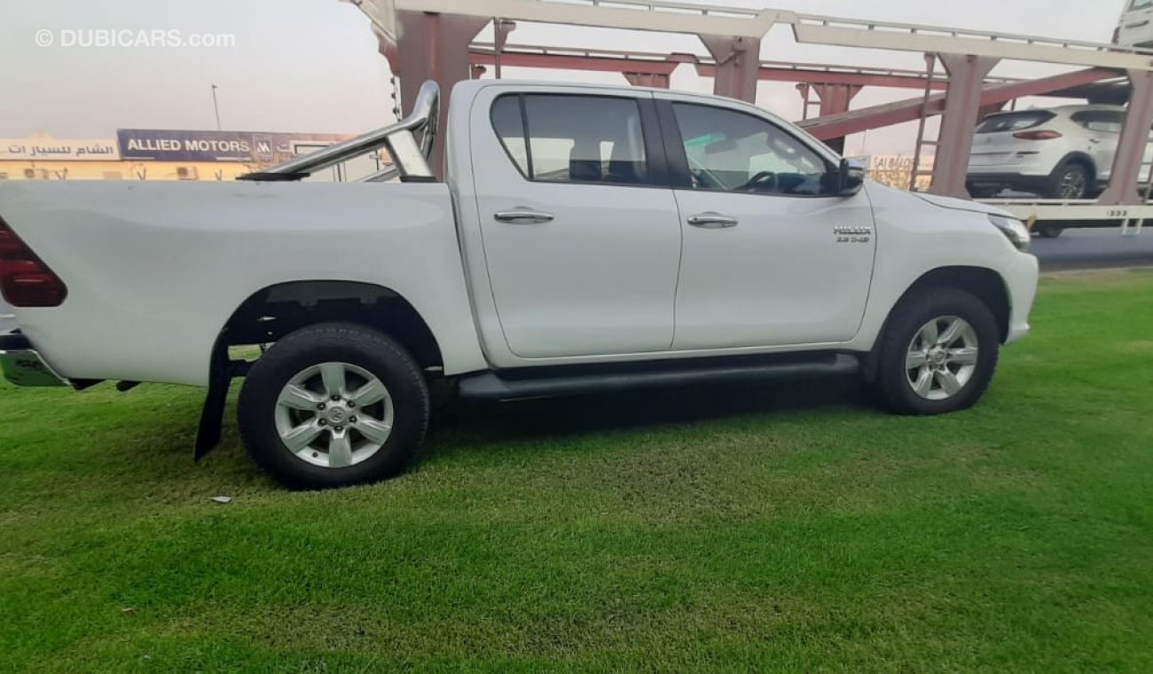 Toyota Hilux Diesel 4x4 SR5   2.8   right hand drive