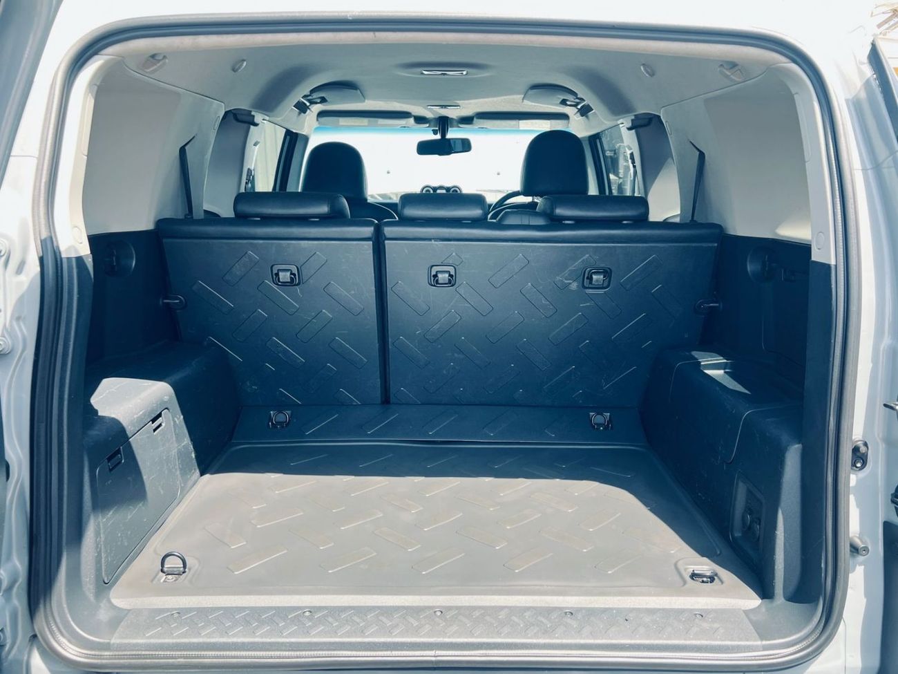 Toyota FJ Cruiser Petrol 4.0 Liter White Color Right Hand Drive