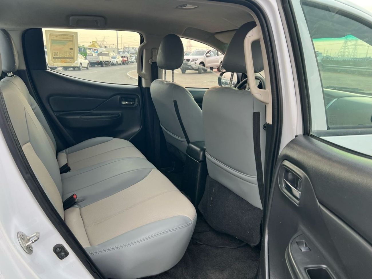 Mitsubishi L200 2019 Mitsubishi L 200 2.4L GL   Pick-Up Petrol 4X4 Manual - Power Window - Double Cabin - GCC spec