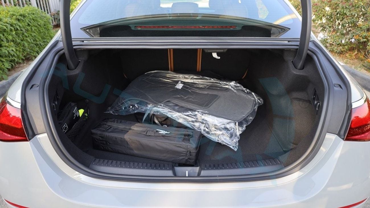 Mercedes-Benz E300 AMG EQ Boost 2.0T RWD 2026 GCC 0Km With 5 Years Or 105,000 Km Warranty @Official Dealer