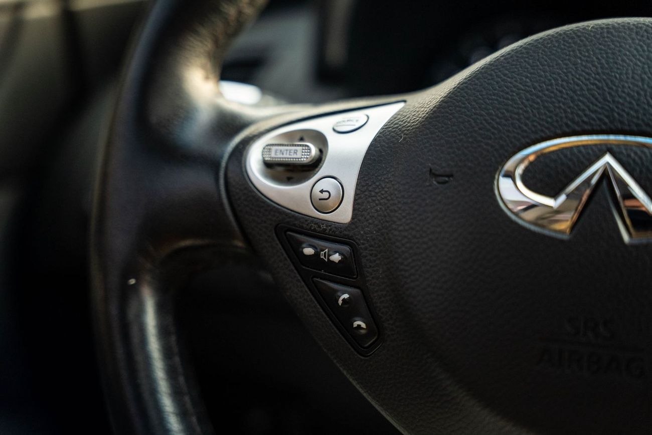 إنفينيتي QX70 Luxury 2019 GCC 3.7L V6 Full Service History