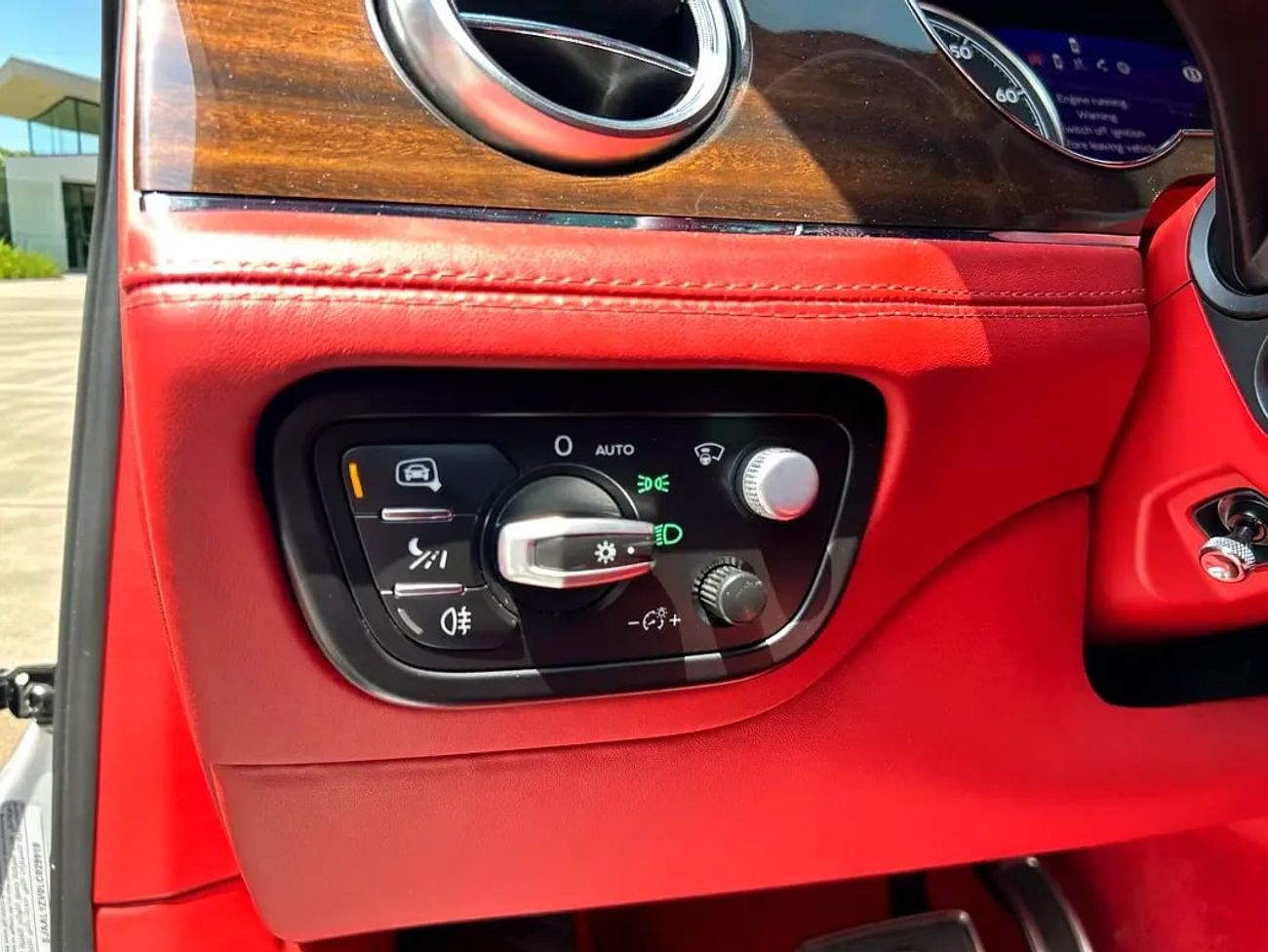 Bentley Bentayga LP-640 ROADSTER Bentayga 4.0T AED 4,640 P.M | 0% DOWN PAYMENT | BENTLEY BENTAYGA V8 | 4.0L V8 | 2020