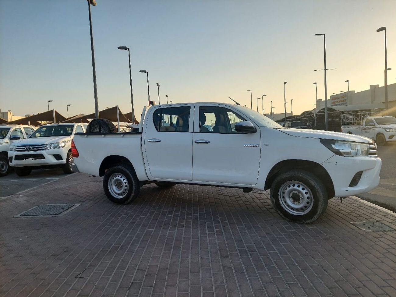 تويوتا هيلوكس DC 4WD 2.4L DIESEL MANUAL TRANSMISSION