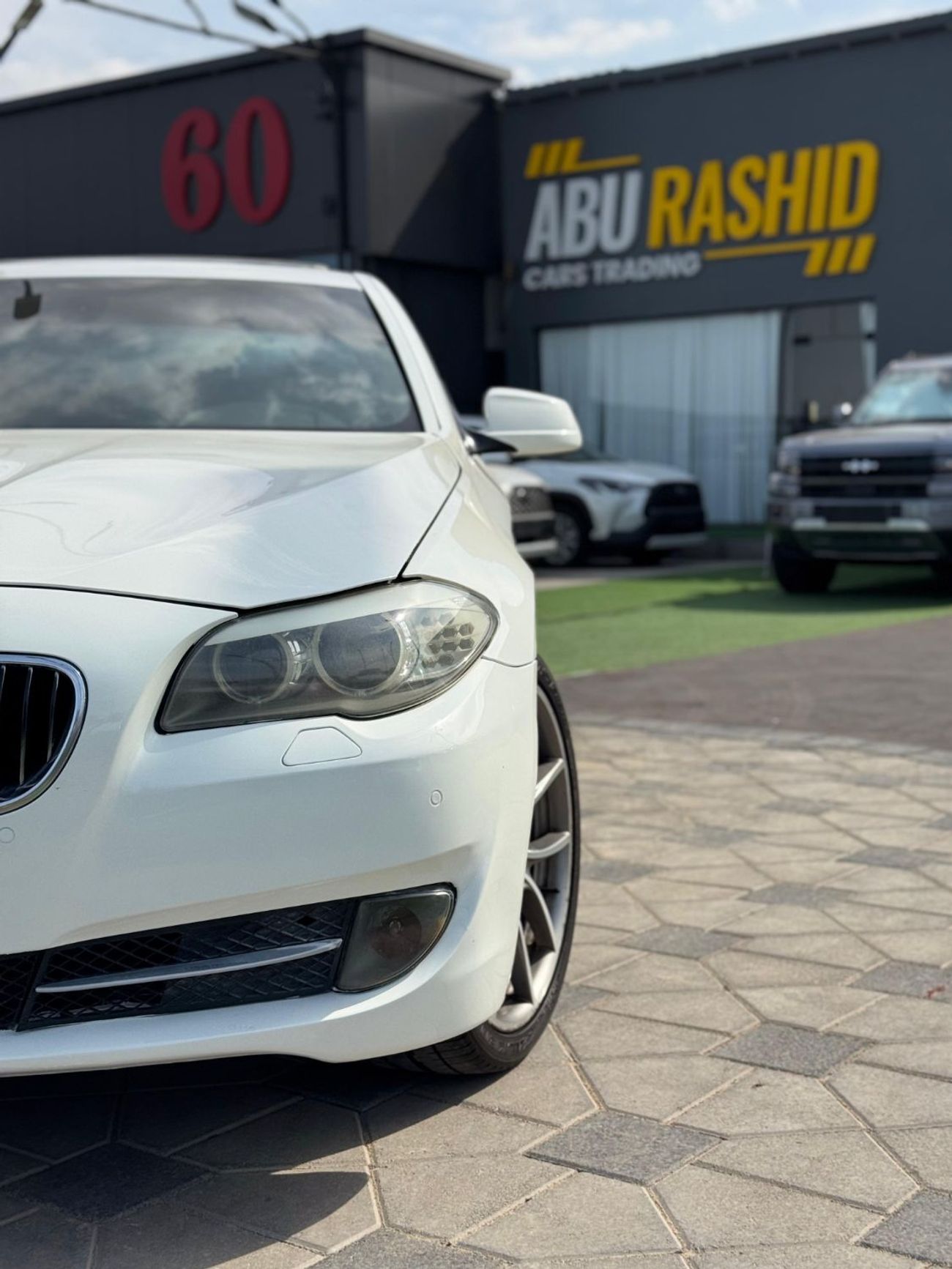 بي أم دبليو 520i Exclusive 2.0L