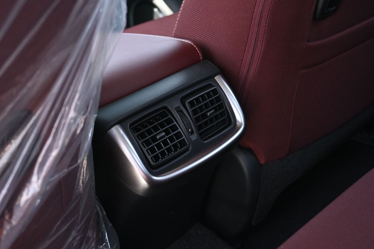 تويوتا هيلوكس Toyota Hilux SR5 GLXS 2.7L Petrol, Automatic 4WD, Model 2025, Color White