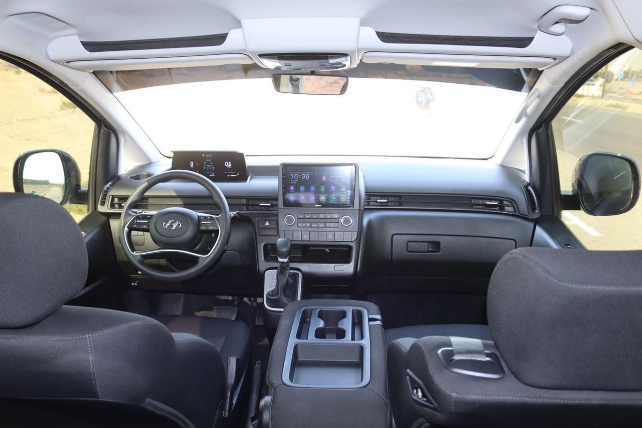 Hyundai Staria 3.5L Comfort (9 Seater) Hyundai Starea - 2023 - GCC - Accident-Free - 3.5L  - 9 Seats - Low Mileage