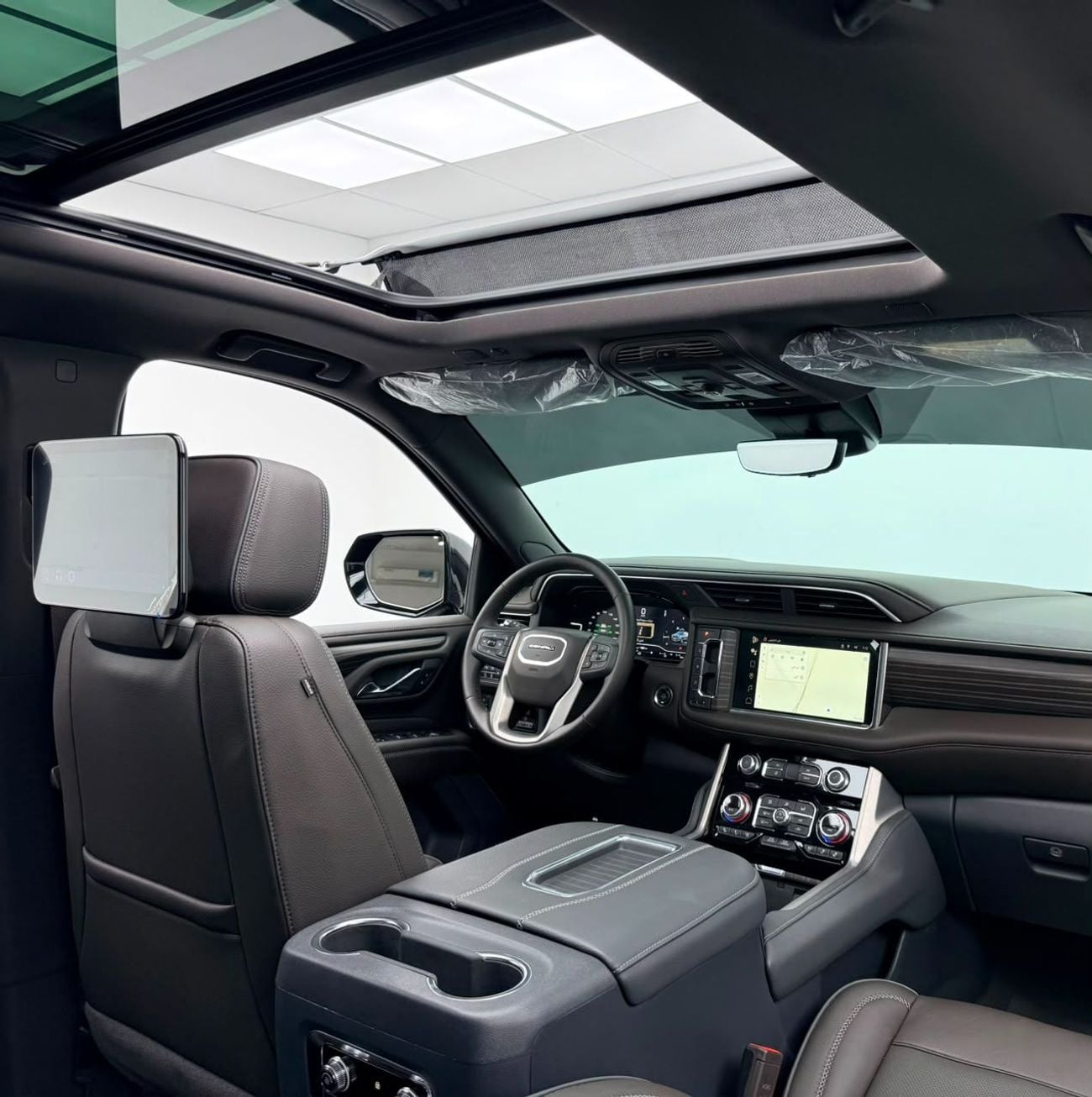 GMC Yukon DENALI 2024 GMC Yukon Denali, 2030 GMC Warranty + Service Pack, Full GMC Service History, Very Low K