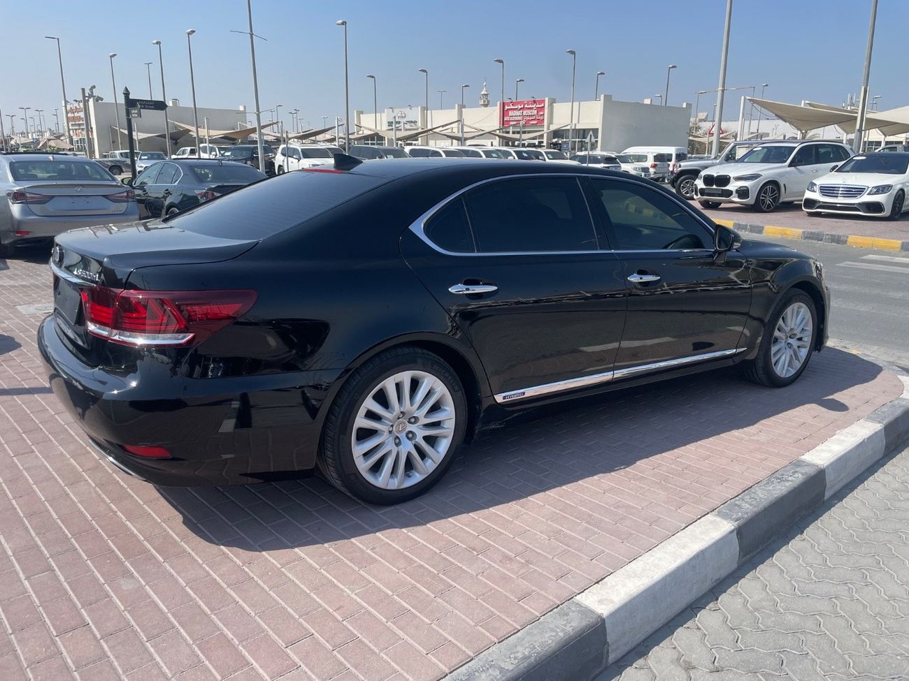 لكزس LS 600 لكزس LS600 وارد كوريا فل اوبشن اورآق جمارك