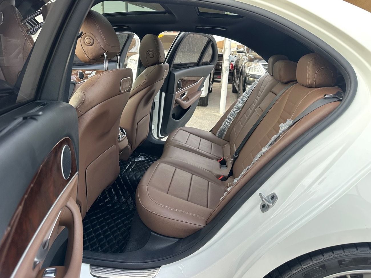 مرسيدس بنز E300