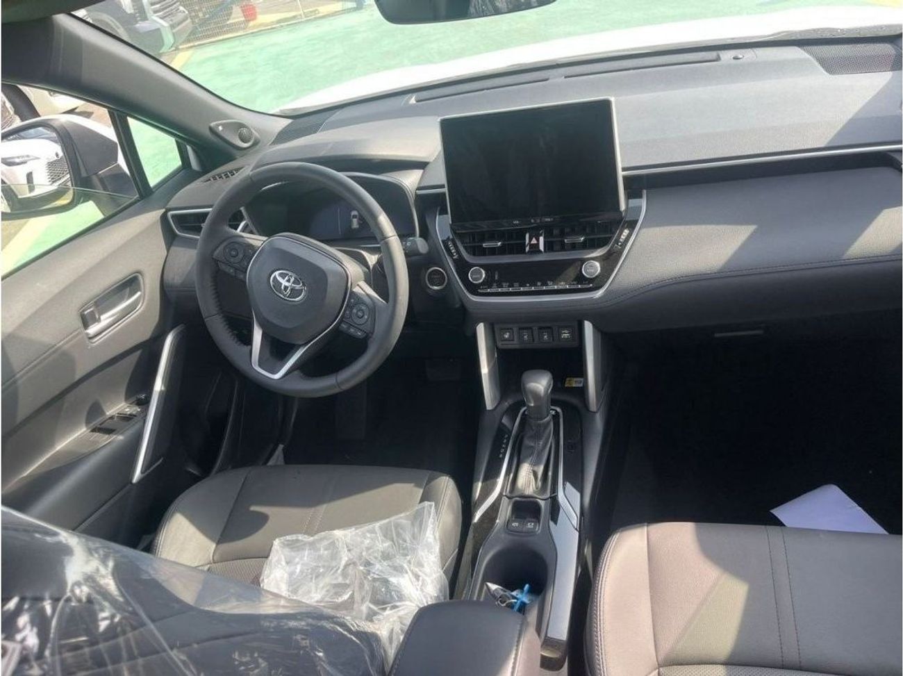 تويوتا كورولا كروس NEW 2023 TOYOTA COROLLA CROSS 2.0L FULL OPTION