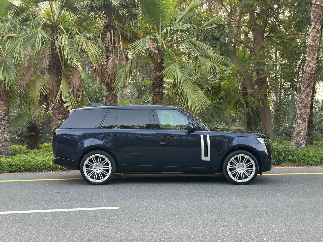لاند روفر رينج روفر Vogue Autobiography D300 | 2024 | 3.0L V6 DIESEL | 300 HP | 7 SEATER | Perfect Condition