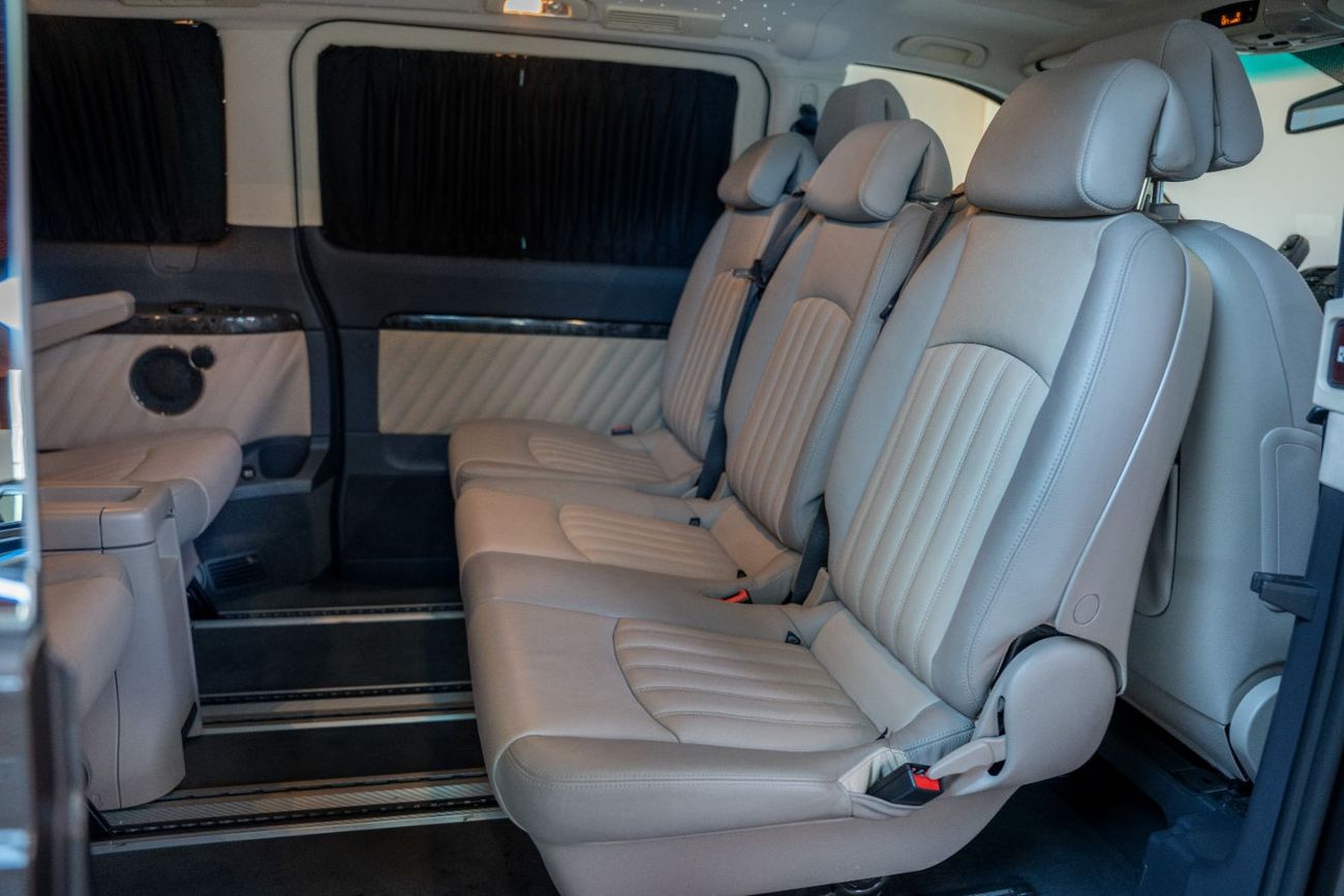 مرسيدس بنز فيانو Wheelchair Accessible Premium Van – 2×3 Seating