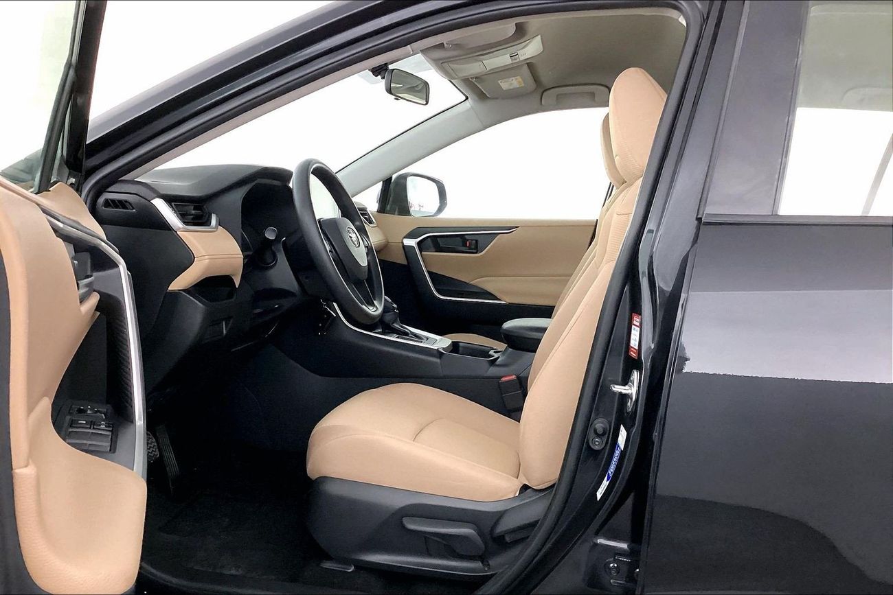 تويوتا راف ٤ EX | National Day Celebration | شامل الضمان | 0 ﺪﻔﻋﺓ ﺃﻮﻟﻯ