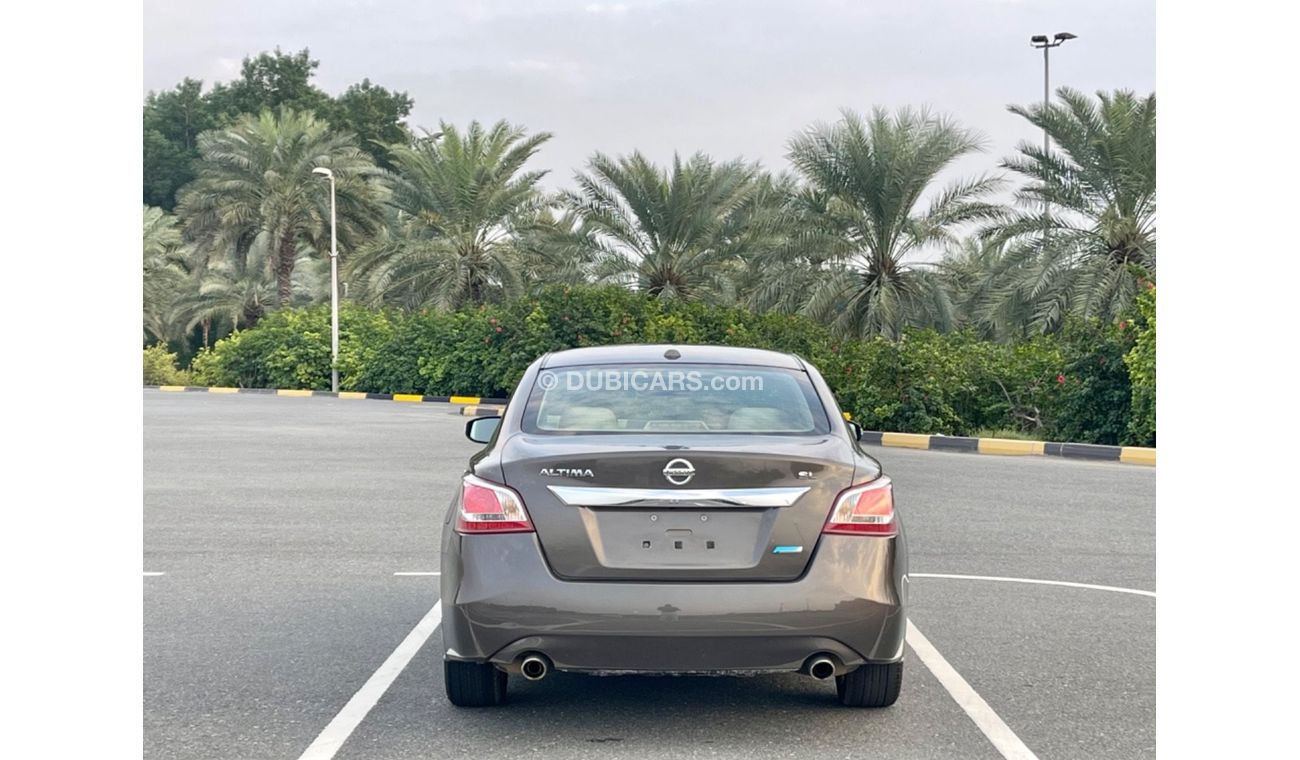 Used Nissan Altima SL Original Paint 2013 for sale in Sharjah 616954