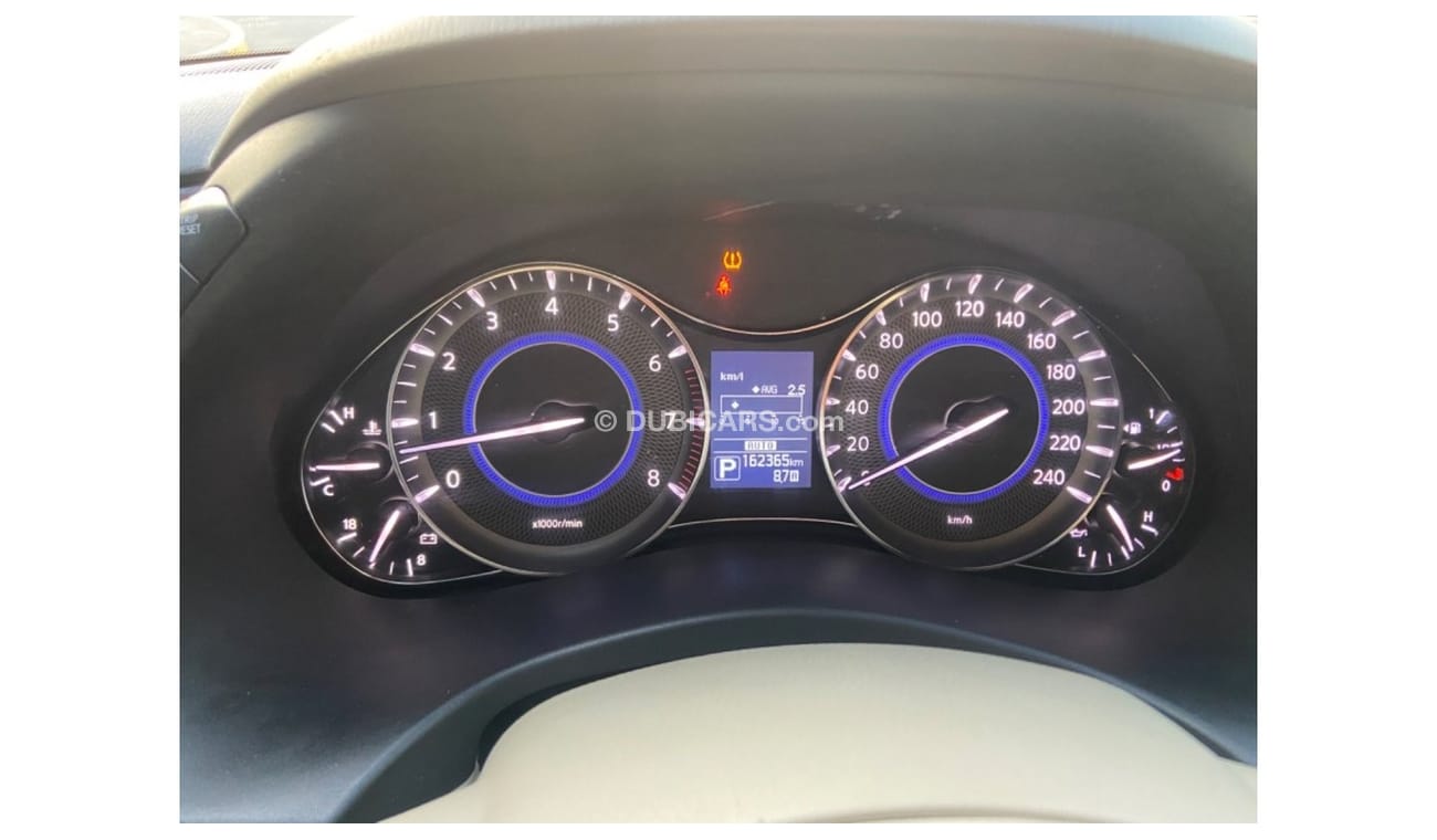 Infiniti QX80 Infiniti QX 80 model 2015 GCC very good car  - price 85,000 km 162,000clean car call 00971527887500