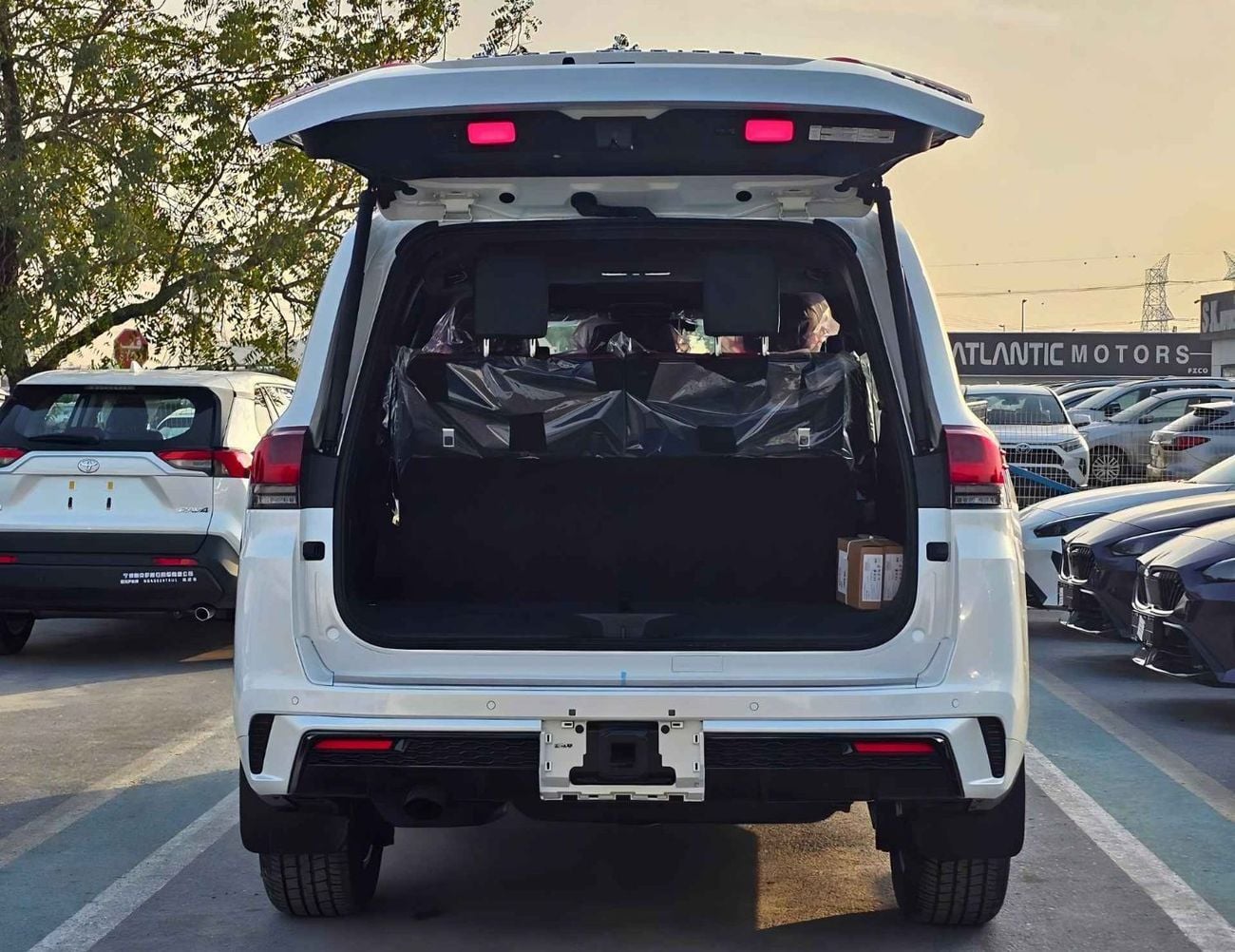 Toyota Land Cruiser VXR-Z TWIN TURBO / 3.5L PETROL V6 4WD /360* CAMERA /RADAR/HEADUP DISPLAY/JBL SPKRS (CODE#LCVXRZOM)