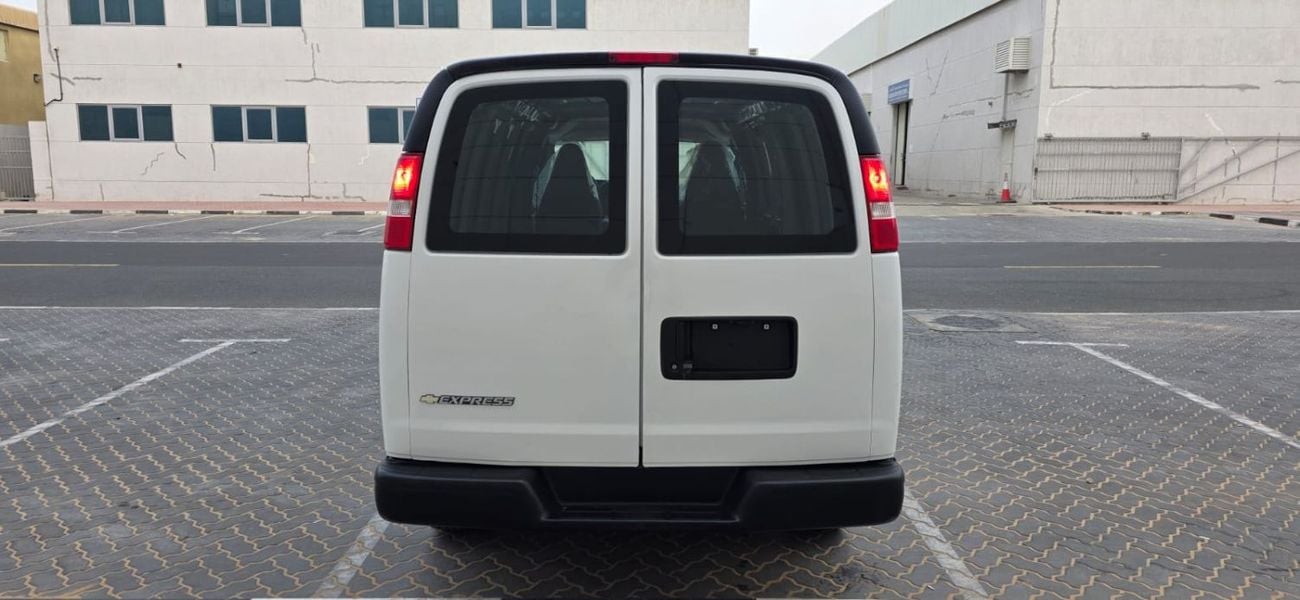 GMC Savana 3500 HD PETROL