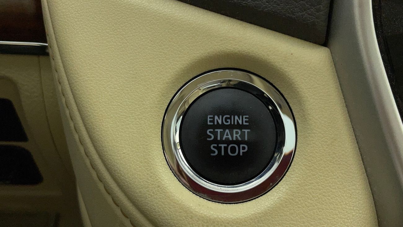 تويوتا لاند كروزر EXR 4 | بدون دفعة مقدمة | اختبار قيادة مجاني للمنزل