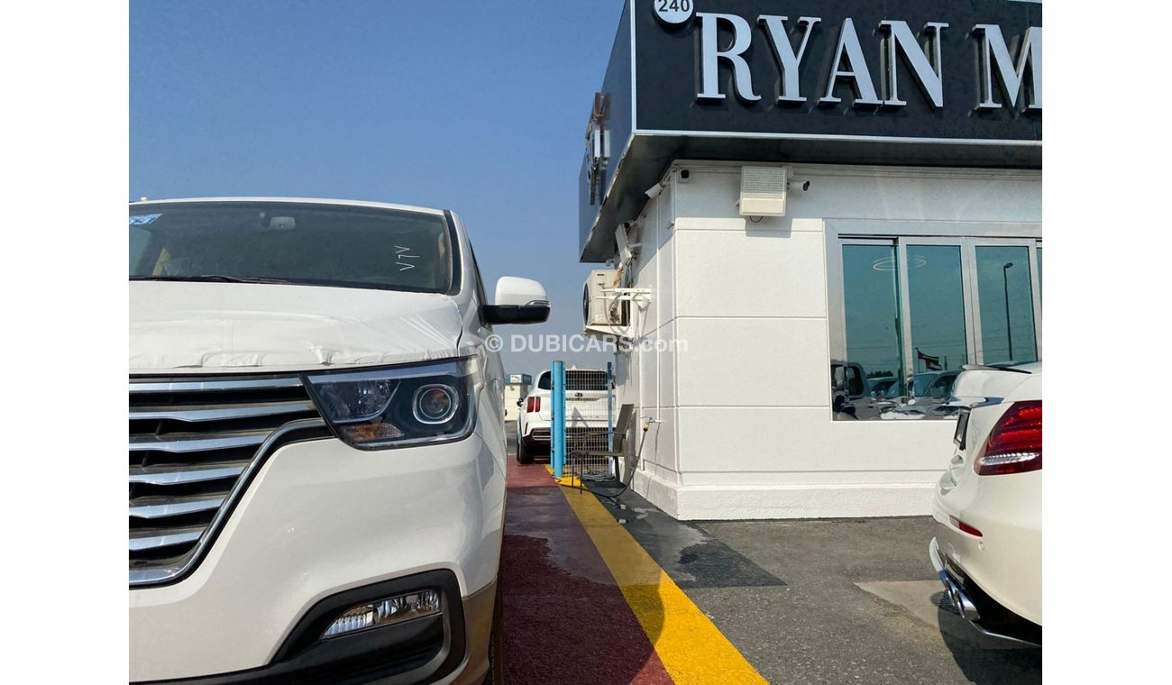 Hyundai H-1 HYUNDAI H-1 2.5L DIESEL FWD 12 SEATER MANUAL TRANSMISSION MODEL 2021