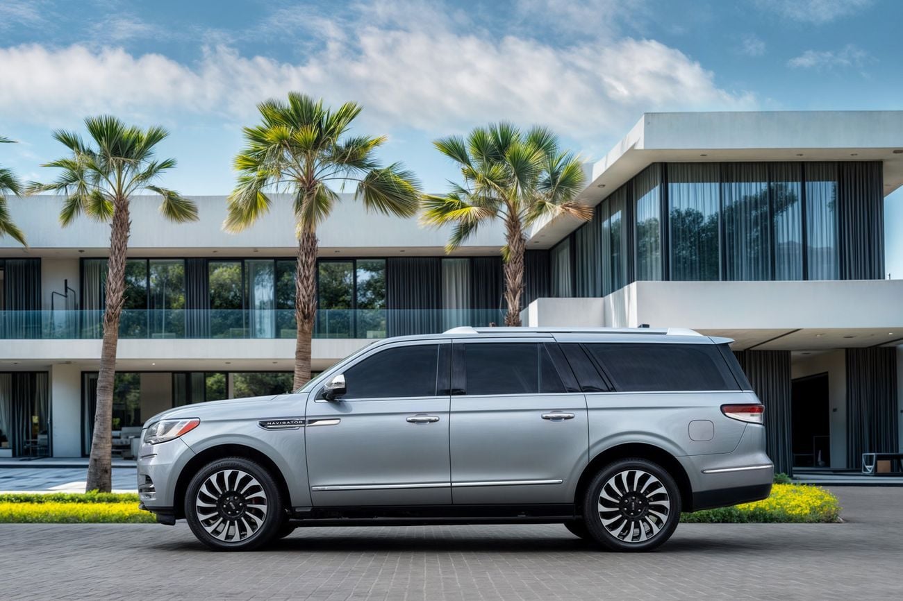 لينكولن نافيجاتور Navigator Presidential | 4,368 P.M | 0% Downpayment | Excellent Condition!