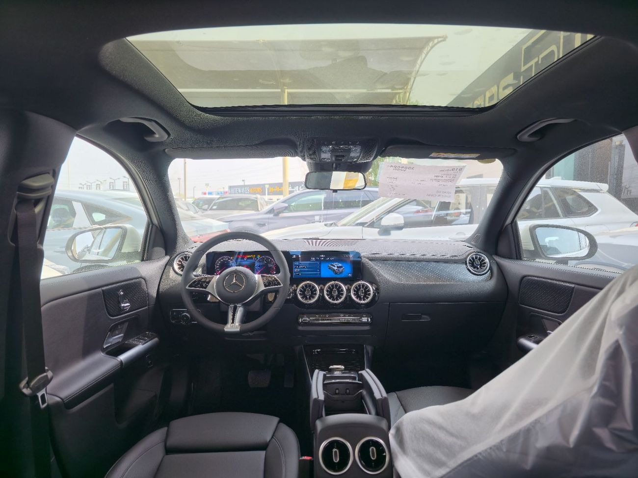 Mercedes-Benz GLA 200 MERCEDES BENZ GLA200 1.3L TURBO FULL OPTION MODEL 2025