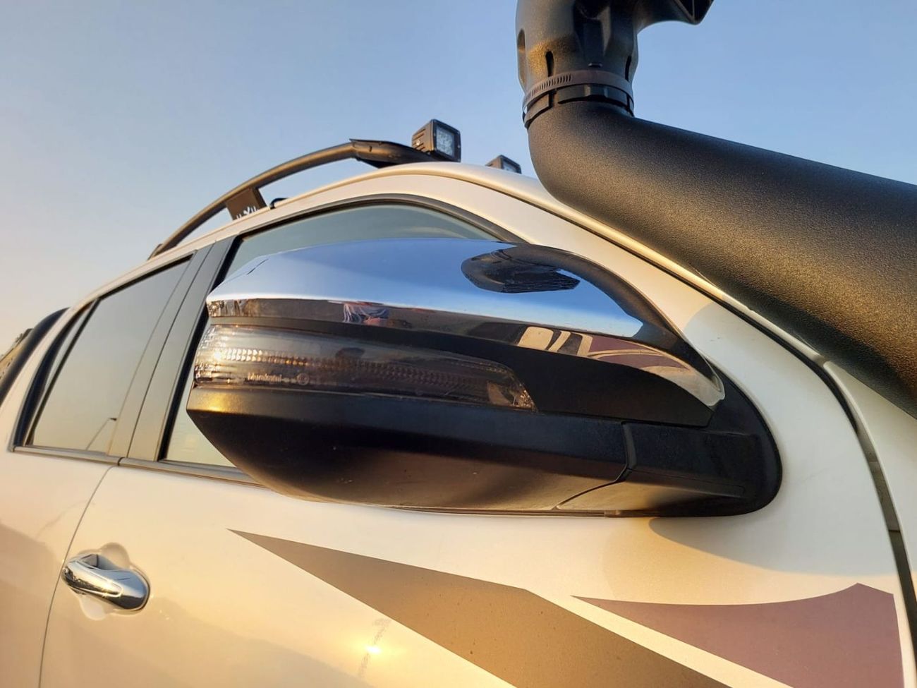 تويوتا هيلوكس TOYOTA HILUX PICKUP RHD 2018 MODEL 2.8 L DIESEL AUTOMATIC(PM29171)