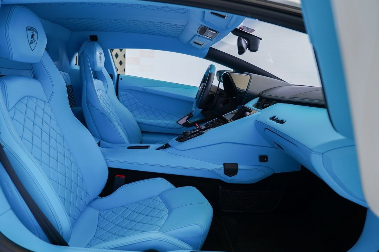 لامبورغيني أفينتادور 6.5L V12