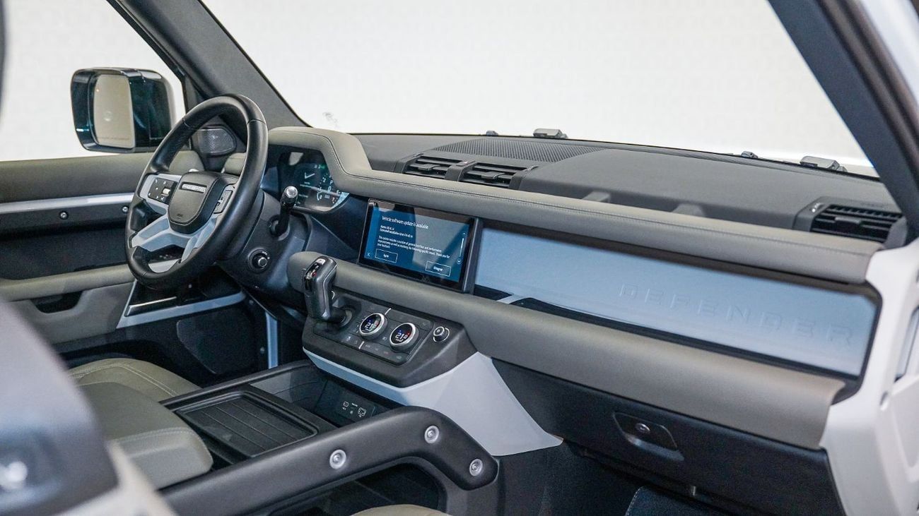 Land Rover Defender P400 90 X-Dynamic HSE 3.0L (5 Seater) | AED 3,950 PM | Warranty April-2026 | GCC