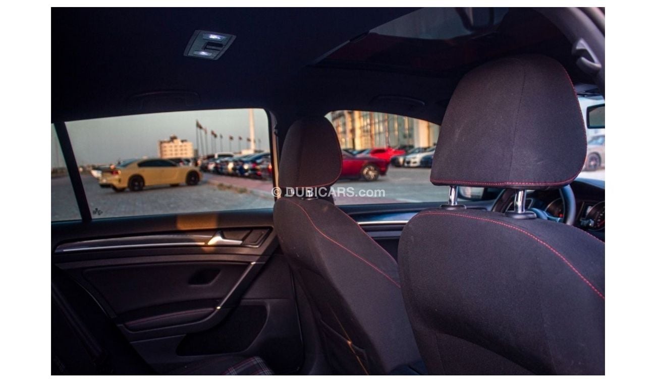 Volkswagen Golf Volkswagen Golf GTI Model: 2016 Mileage: 160,000 km Required: 38,000 dirhams _Gulf specifications _F